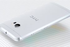 HTC 11