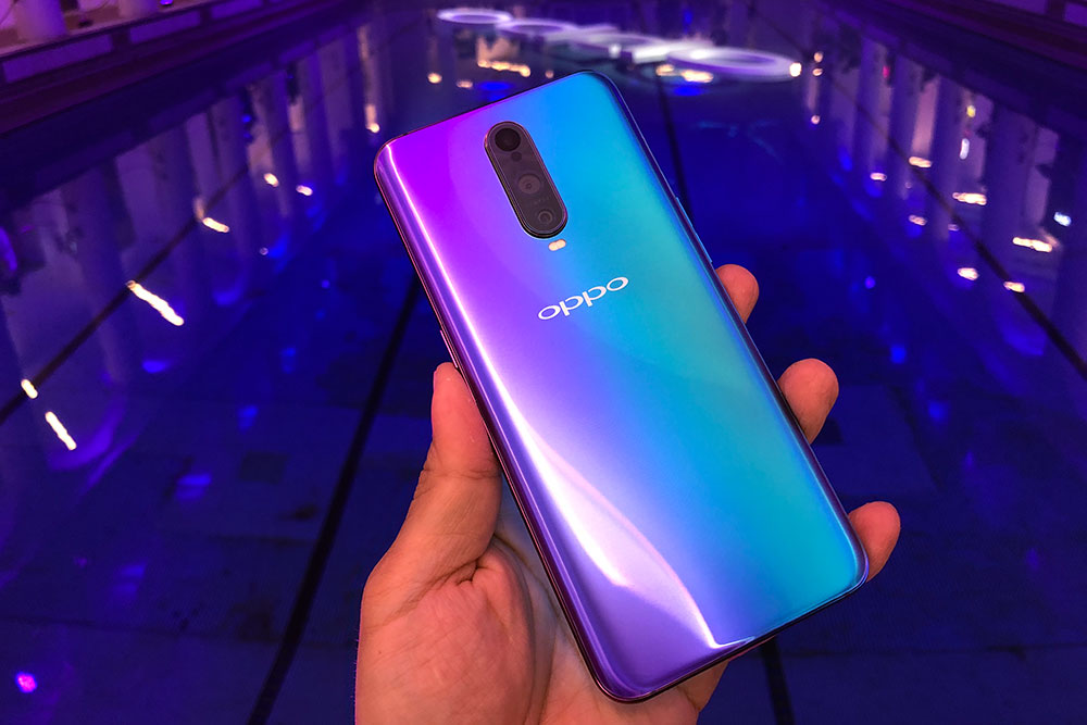 Download Oppo R17 Stock Wallpapers