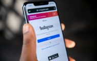 Android phone open to Instagram